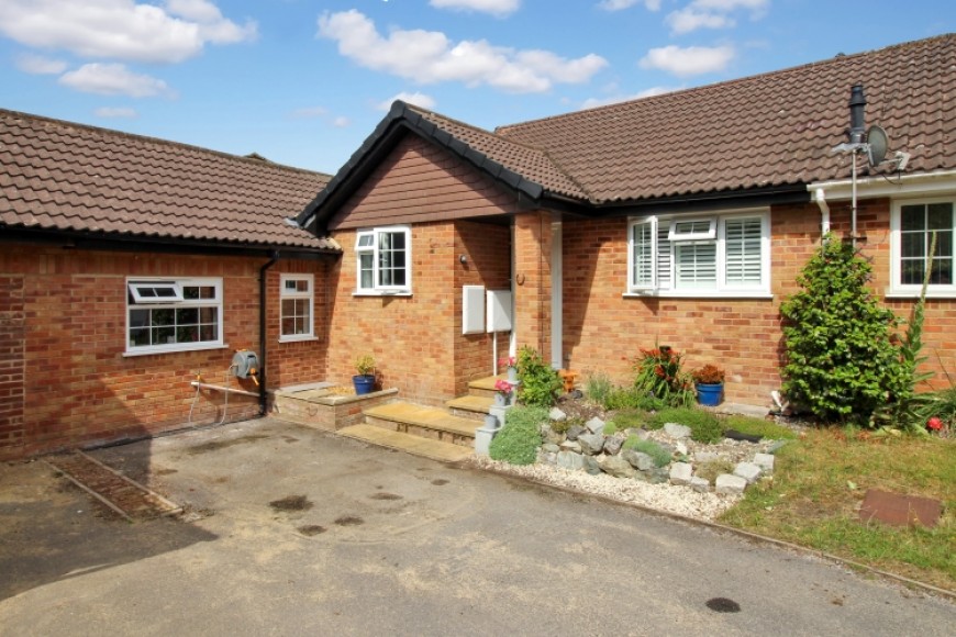 18 The Sands, Whitehill, Bordon, Hampshire, GU35 9QW, UK