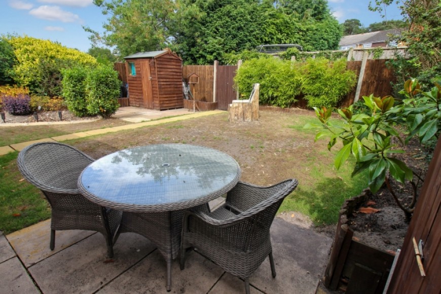 18 The Sands, Whitehill, Bordon, Hampshire, GU35 9QW, UK