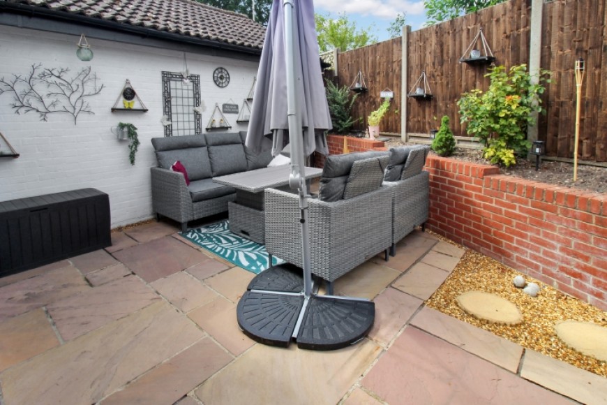 18 The Sands, Whitehill, Bordon, Hampshire, GU35 9QW, UK