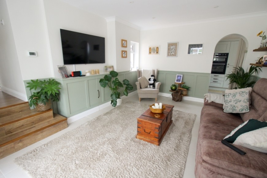 18 The Sands, Whitehill, Bordon, Hampshire, GU35 9QW, UK