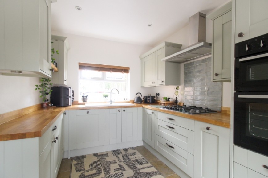 18 The Sands, Whitehill, Bordon, Hampshire, GU35 9QW, UK