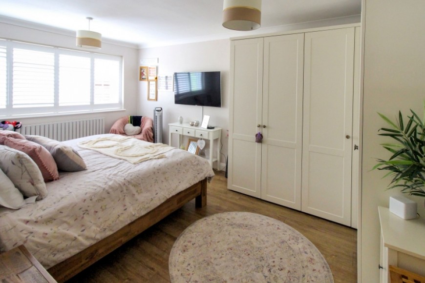 18 The Sands, Whitehill, Bordon, Hampshire, GU35 9QW, UK