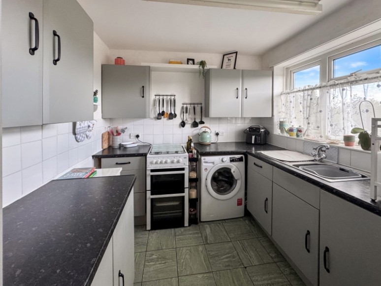 38 Kildare Close, Bordon, Hampshire, GU35 0HW, UK