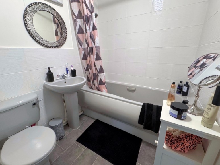 18 Blue Timbers Close, Bordon, Hampshire, GU35 0XL, UK