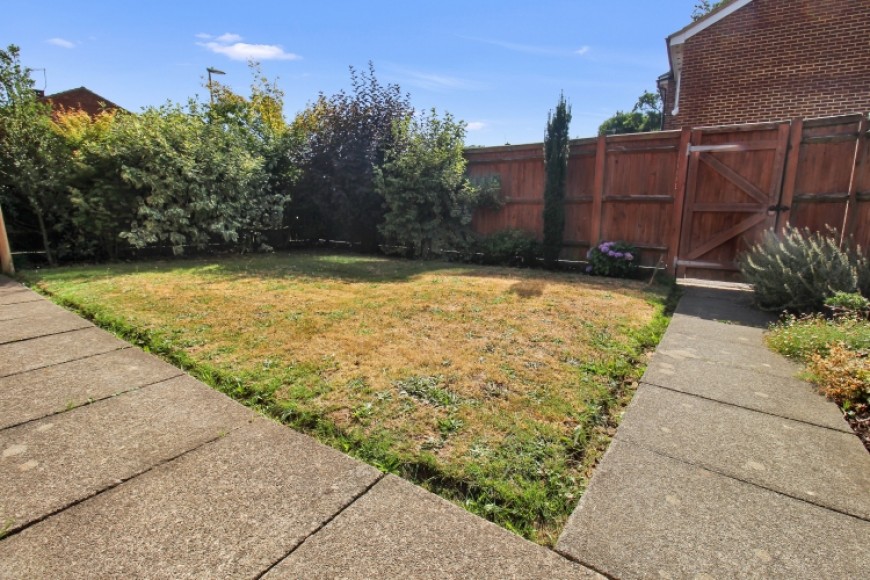 19 Windsor Walk, Lindford, Bordon, Hampshire, GU35 0SF, UK