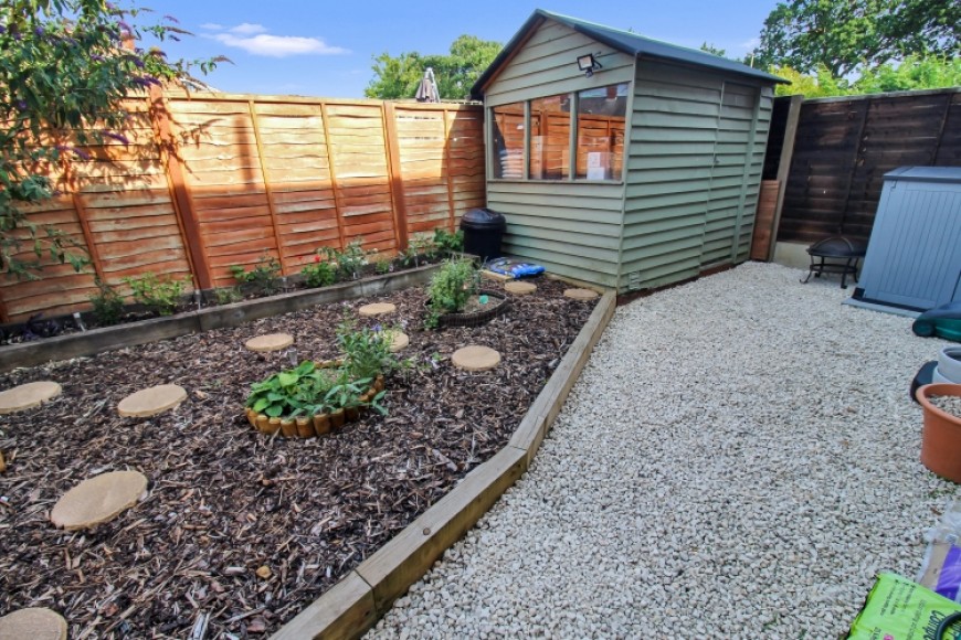 19 Windsor Walk, Lindford, Bordon, Hampshire, GU35 0SF, UK