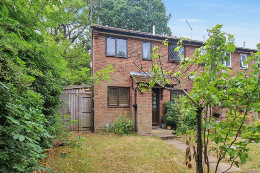 1 Torrington Close, Lindford, Bordon, Hampshire, GU35 0QE, UK