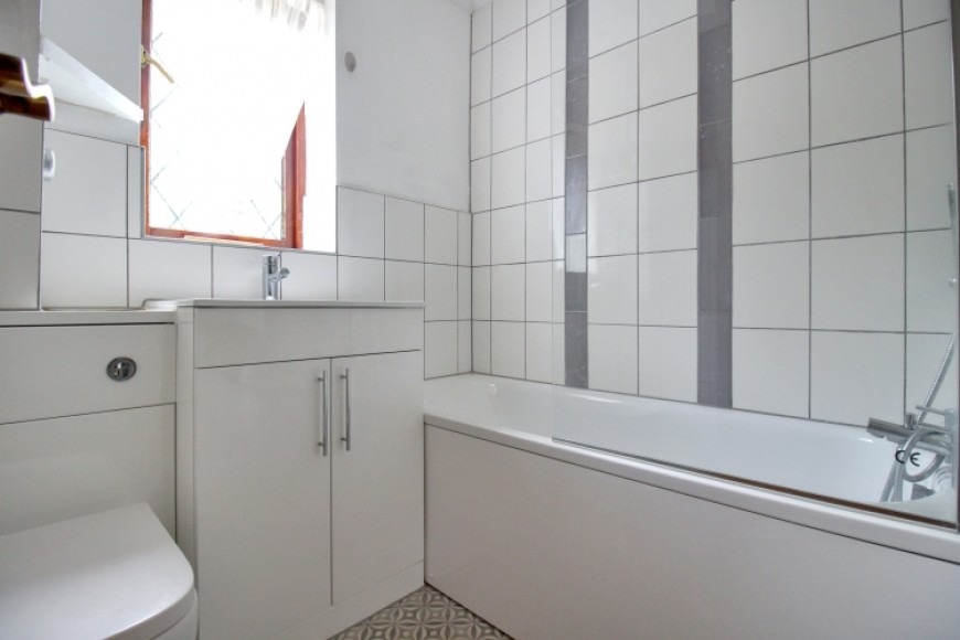 1 Torrington Close, Lindford, Bordon, Hampshire, GU35 0QE, UK