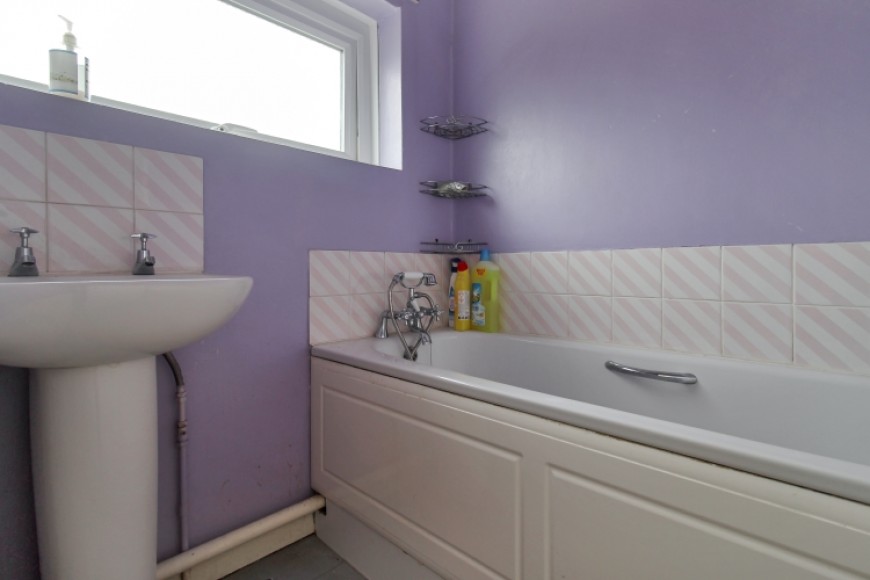 27 Champney Close, Whitehill, Bordon, Hampshire, GU35 9DX, UK