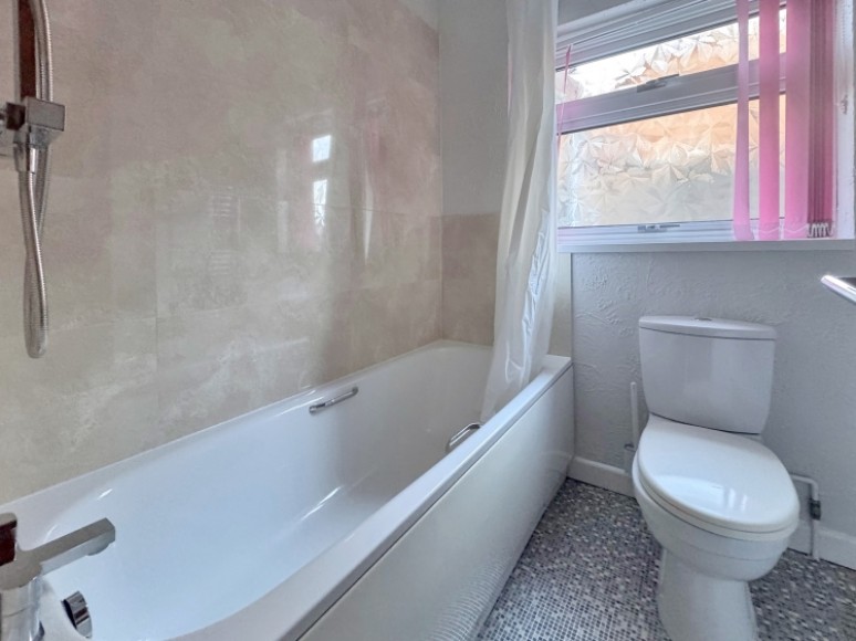 8 Britannia Close, Bordon, Hampshire, GU35 0UH, UK