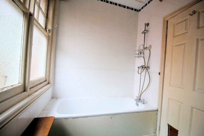 14a Chalet Hill, Bordon, Hampshire, GU35 0TQ, UK