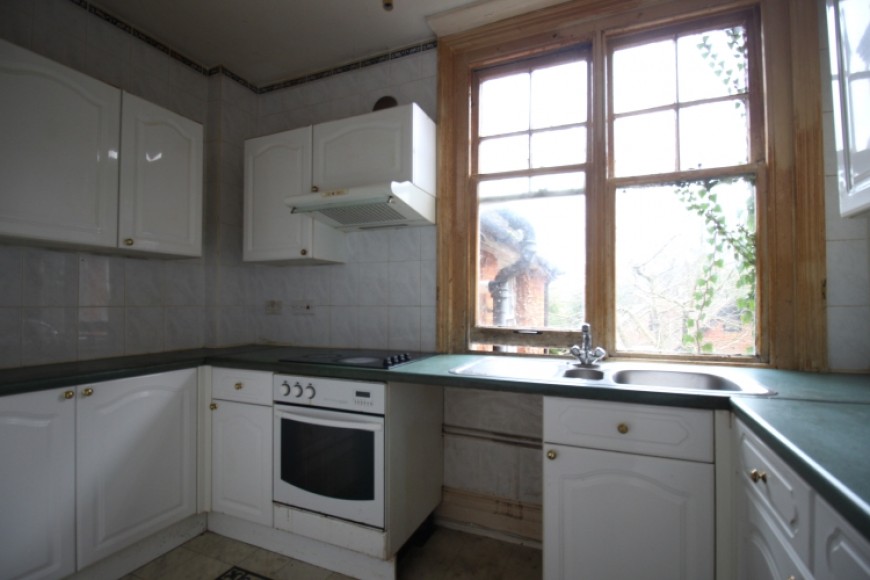 14a Chalet Hill, Bordon, Hampshire, GU35 0TQ, UK