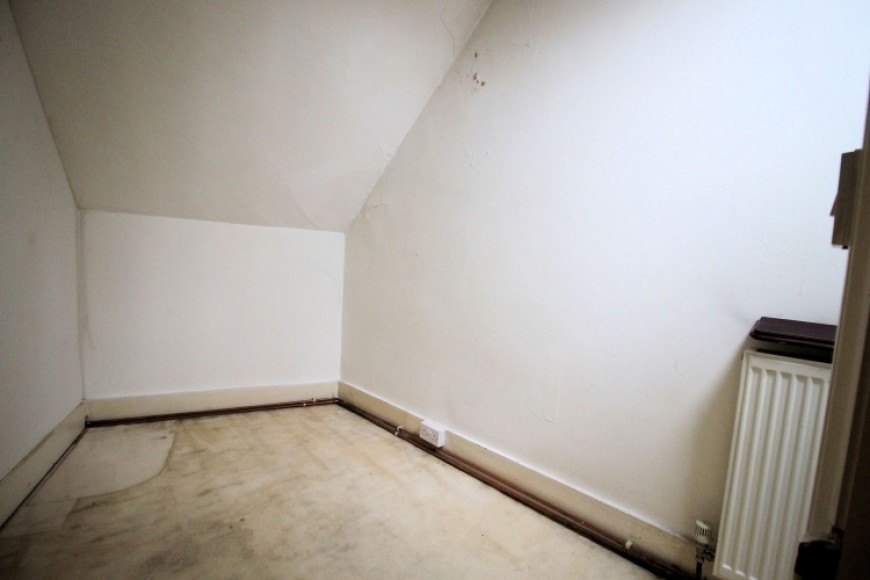 14a Chalet Hill, Bordon, Hampshire, GU35 0TQ, UK