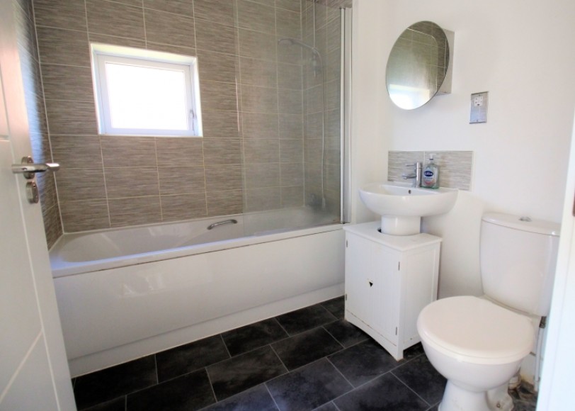 21 Forester Walk, Bordon, Hampshire, GU35 0FL, UK