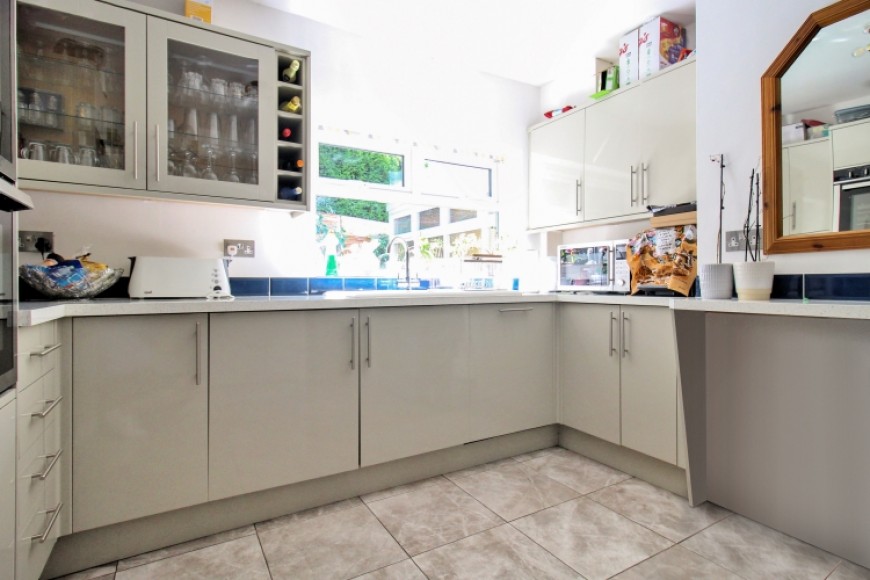 Coolbawn Firgrove Road, Whitehill, Bordon, Hampshire, GU35 9DT, UK