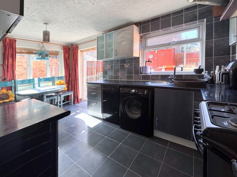 6 Hibiscus Grove, Bordon, Hampshire, GU35 0XA, UK