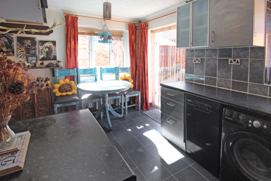 6 Hibiscus Grove, Bordon, Hampshire, GU35 0XA, UK