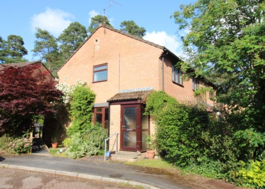 25 Woodpecker Close, Bordon, Hampshire, GU35 0UR, UK