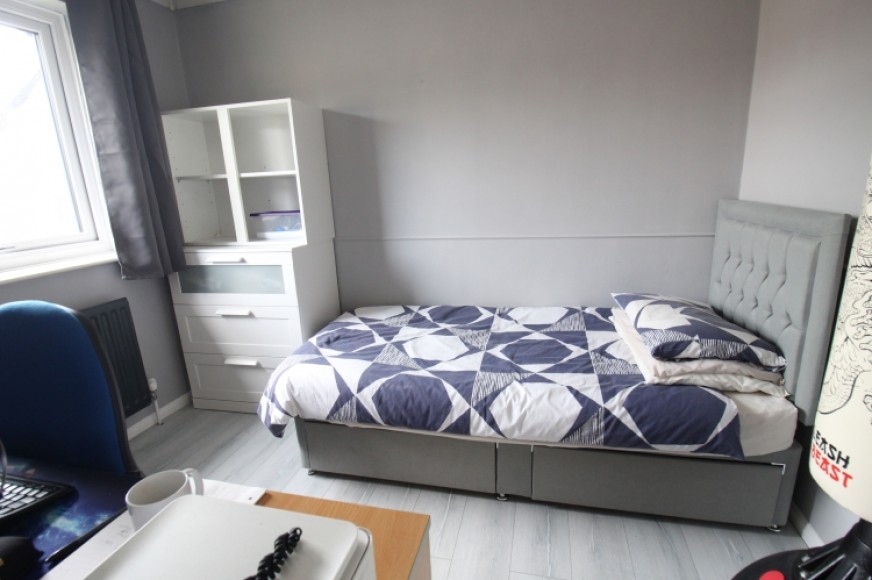 34 Woodside Park, Bordon, Hampshire, GU35 0EY, UK