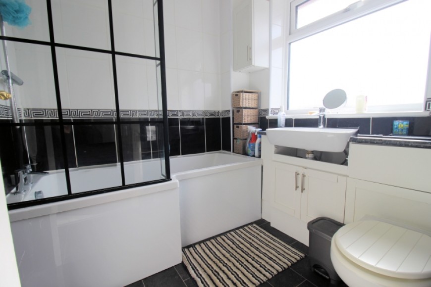 34 Woodside Park, Bordon, Hampshire, GU35 0EY, UK