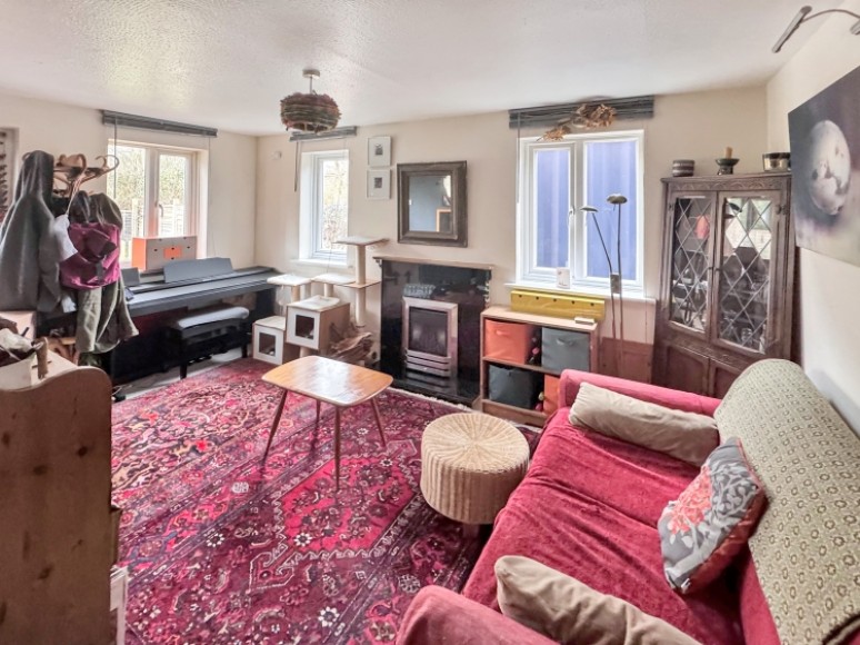 18 Kent Road, Whitehill, Bordon, Hampshire, GU35 9PZ, UK