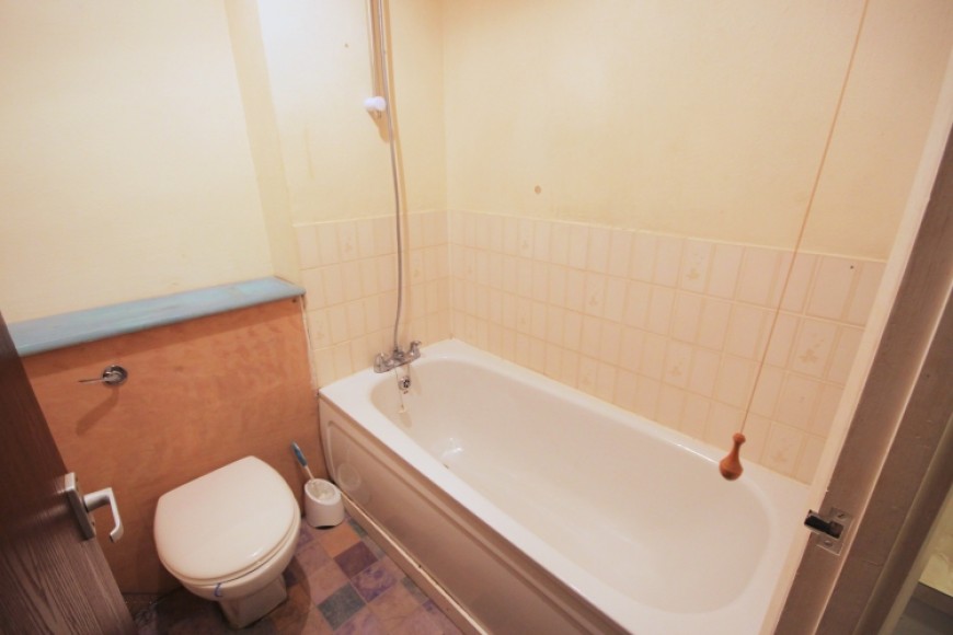 25 Cornwall Road, Whitehill, Bordon, Hampshire, GU35 9PP, UK