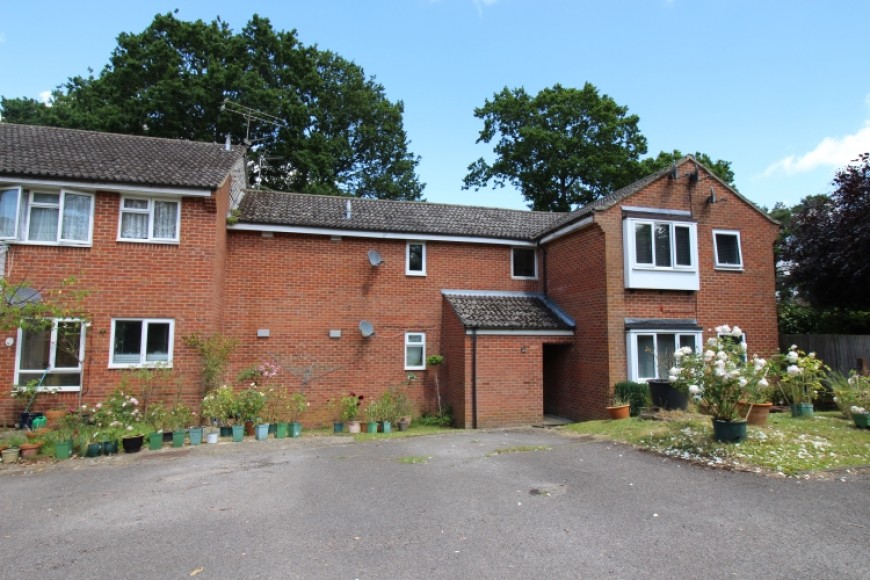 25 Cornwall Road, Whitehill, Bordon, Hampshire, GU35 9PP, UK