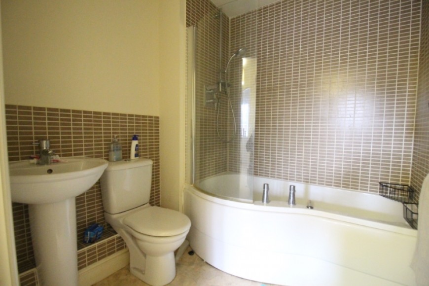 28 Hawthorn Way, Lindford, Bordon, Hampshire, GU35 0RB, UK