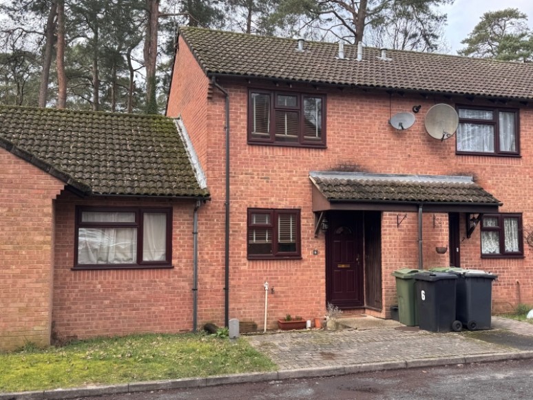 6 Woodpecker Close, Bordon, Hampshire, GU35 0UR, UK