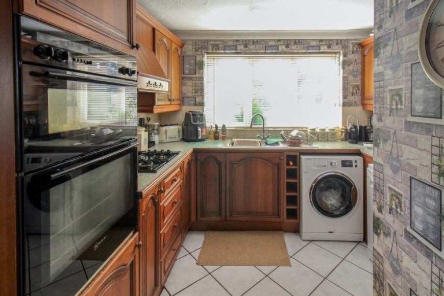 92 Hollybrook Park, Bordon, Hampshire, GU35 0DR, UK