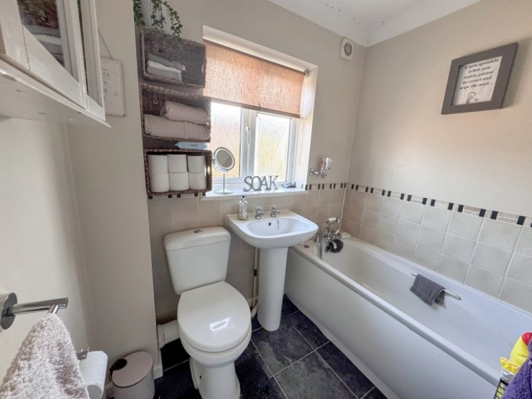 20 Derwent Close, Bordon, Hampshire, GU35 0NR, UK