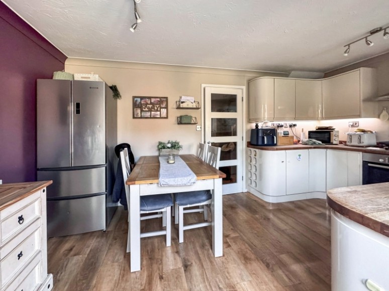 20 Derwent Close, Bordon, Hampshire, GU35 0NR, UK