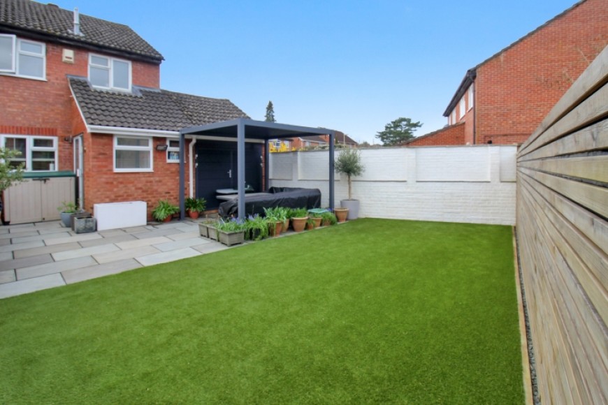 19 Sunbury Close, Bordon, Hampshire, GU35 0BW, UK