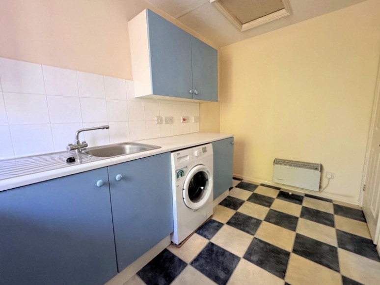 69 Alma Road, Bordon, Hampshire, GU35 0DH, UK