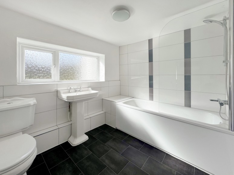 116 Chalet Hill, Bordon, Hampshire, GU35 0DE, UK