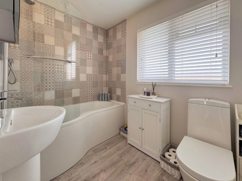 11 Cricket Lea, Lindford, Bordon, Hampshire, GU35 0PY, UK