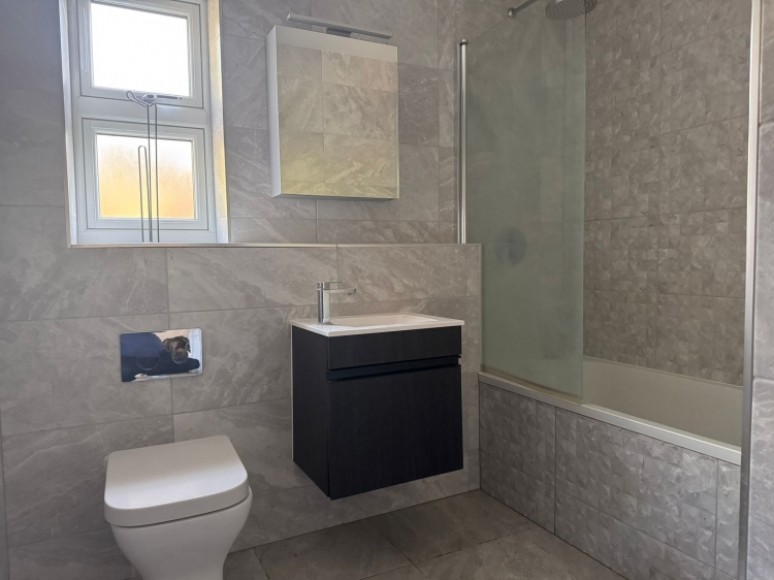 1 Chequers Winchester Road, Ropley, Ropley, Alresford, Hampshire, SO24 0FG, UK