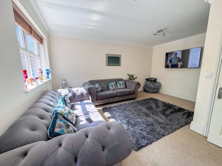 126 Hawthorn Way, Lindford, Bordon, Hampshire, GU35 0RB, UK