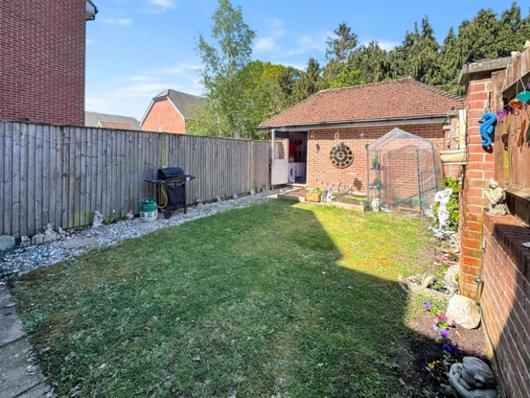 126 Hawthorn Way, Lindford, Bordon, Hampshire, GU35 0RB, UK