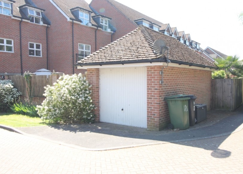 126 Hawthorn Way, Lindford, Bordon, Hampshire, GU35 0RB, UK