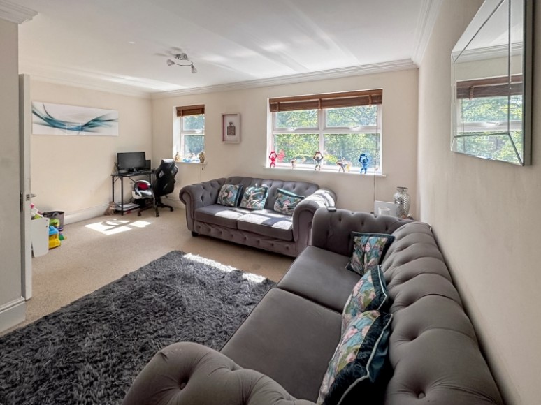 126 Hawthorn Way, Lindford, Bordon, Hampshire, GU35 0RB, UK