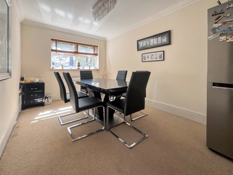 126 Hawthorn Way, Lindford, Bordon, Hampshire, GU35 0RB, UK