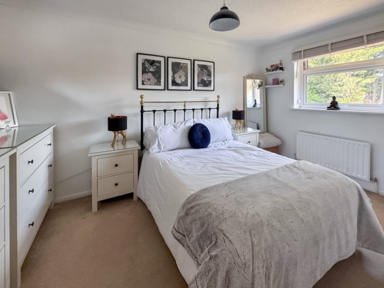 25 Montrose Close, Whitehill, Bordon, Hampshire, GU35 9RG, UK