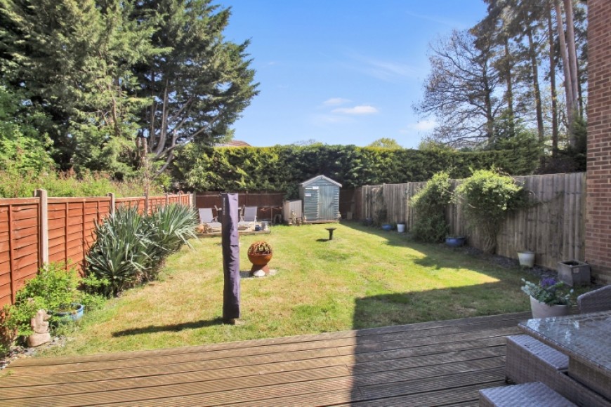 25 Montrose Close, Whitehill, Bordon, Hampshire, GU35 9RG, UK
