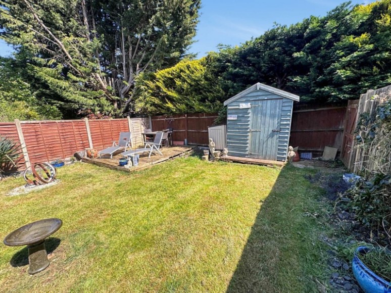 25 Montrose Close, Whitehill, Bordon, Hampshire, GU35 9RG, UK