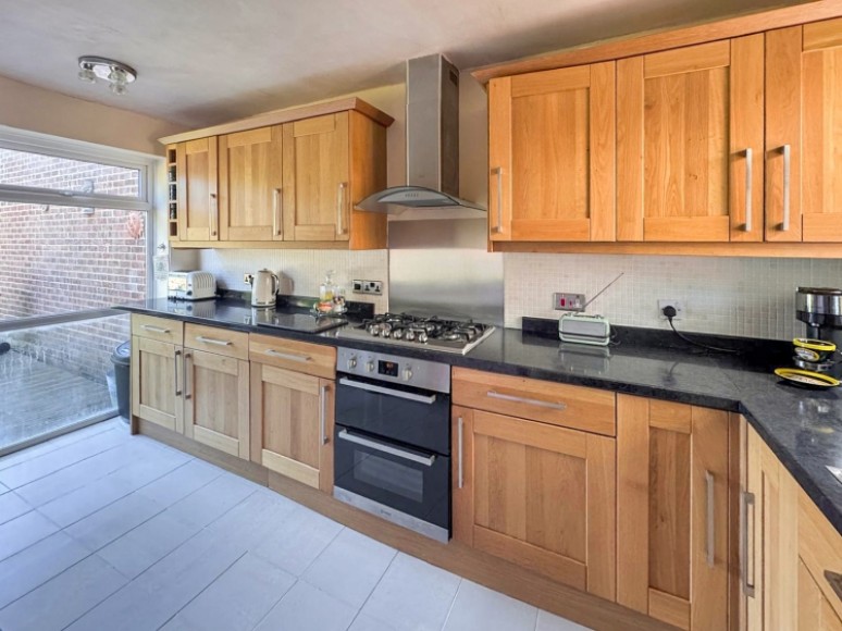 25 Montrose Close, Whitehill, Bordon, Hampshire, GU35 9RG, UK