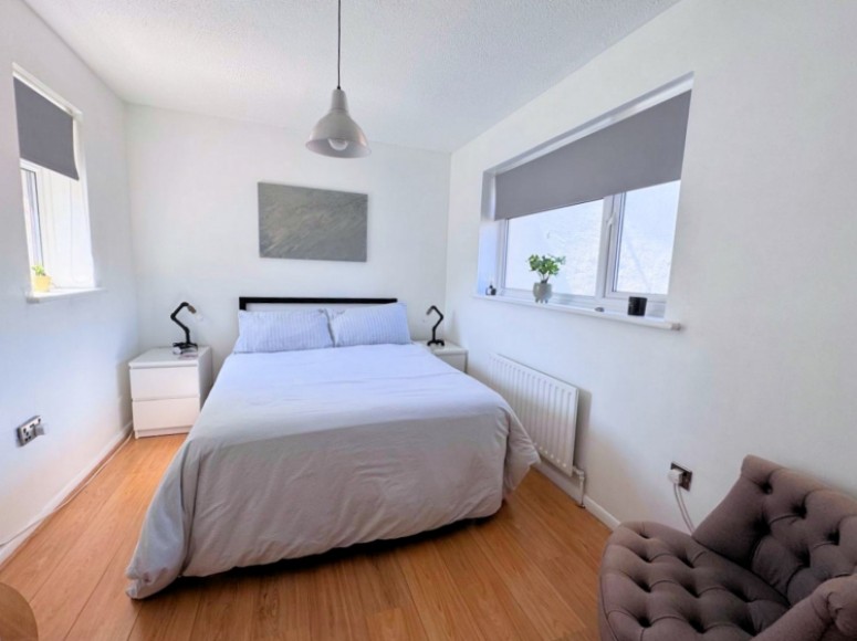 25 Montrose Close, Whitehill, Bordon, Hampshire, GU35 9RG, UK