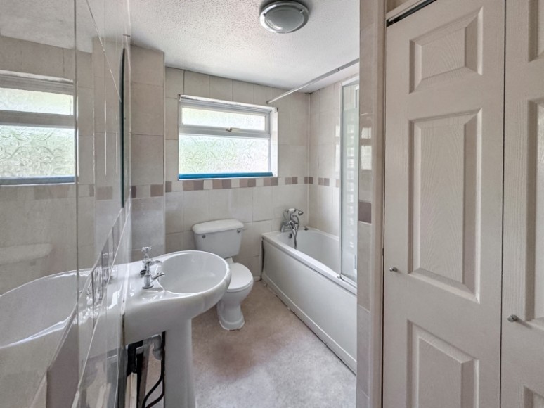 13 Alma Road, Bordon, Hampshire, GU35 0DH, UK