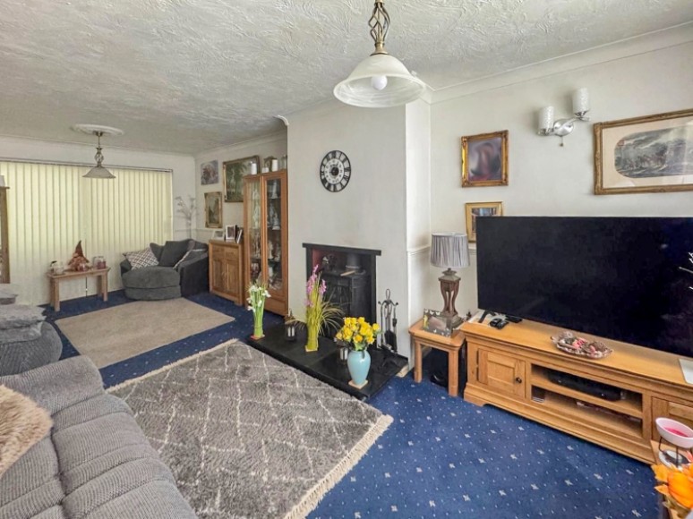 14 The Sands, Whitehill, Bordon, Hampshire, GU35 9QW, UK