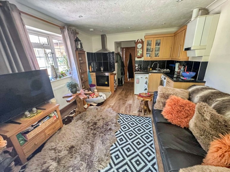 14 The Sands, Whitehill, Bordon, Hampshire, GU35 9QW, UK